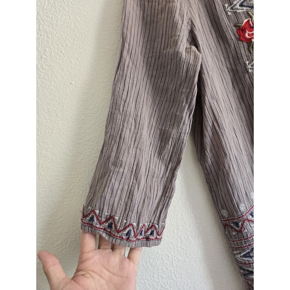 Johnny Was 3J Workshop Button Top Floral Embroidered Sz Medium Gray Boho Western - Picture 3 of 11